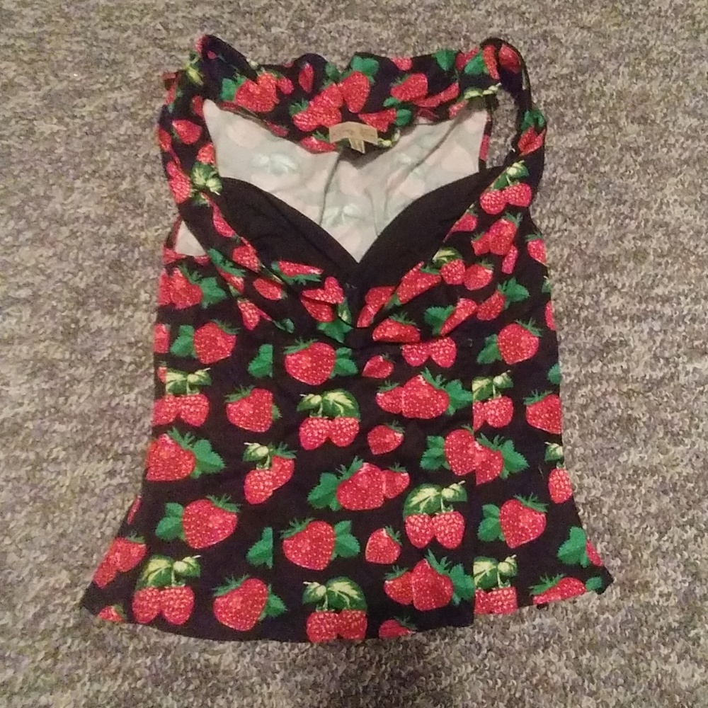 Lindy Bop strawberry top